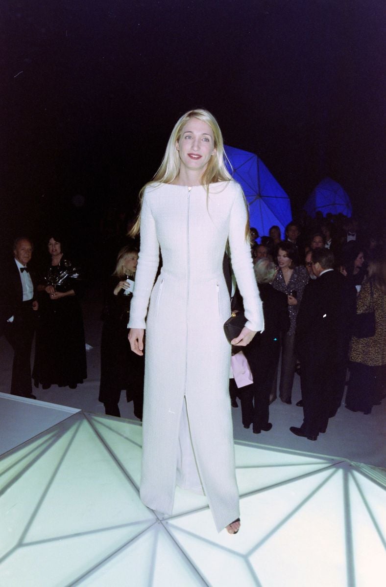 Meghan has repeatedly chosen evening looks that nod to Carolyn’s signature simplicity.