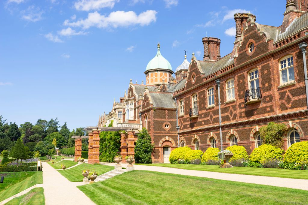 The glorious grounds are so beautiful at Sandringham 