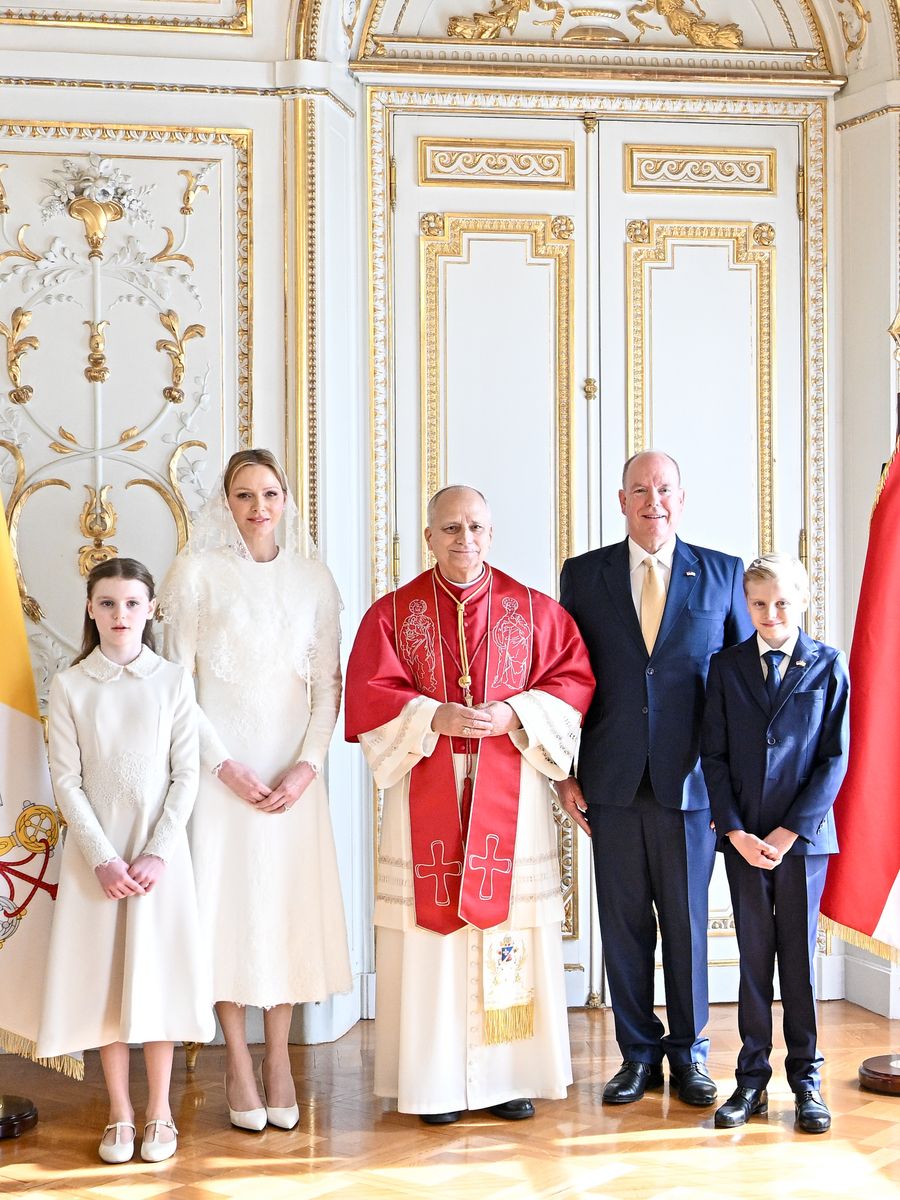 The memory of Grace Kelly has returned to the spotlight following the meeting between the Princes of Monaco and His Holiness. It was a special moment that highlighted the spiritual and royal ties.