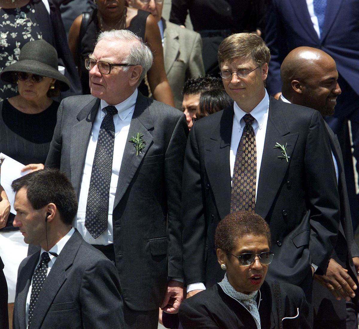 Buffett confirmed that he has completely cut off communication with Gates, describing the situation as a period of total silence.