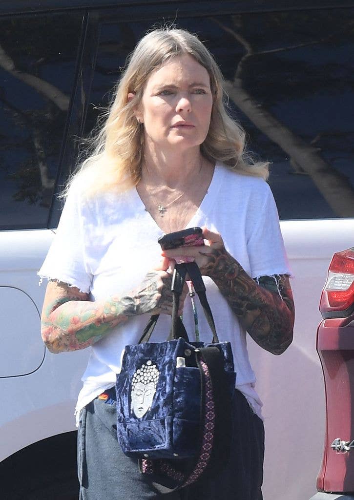 Erika on her way to Canyon Salon & Extension Bar in Los Angeles on Tuesday