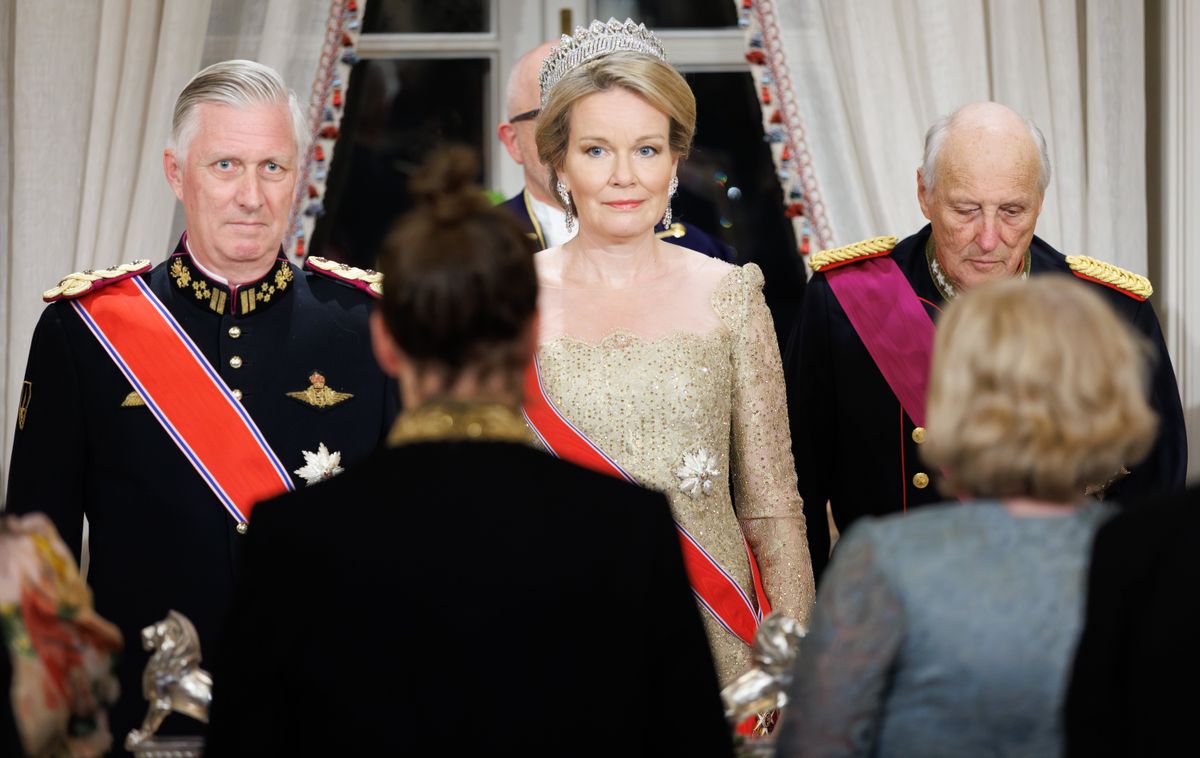 The Queen also displayed the sash and star of the Order of St. Olav, Norway’s highest distinction, a confirmed symbol of diplomatic respect. 