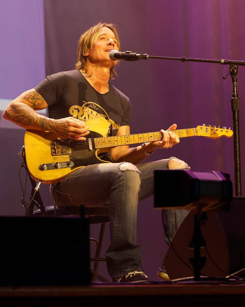 keith urban singing