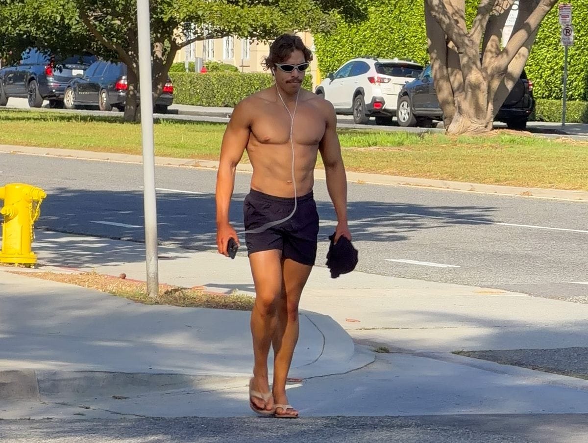 Joseph Baena: bodybuilding competition physique Arnold Schwarzenegger son