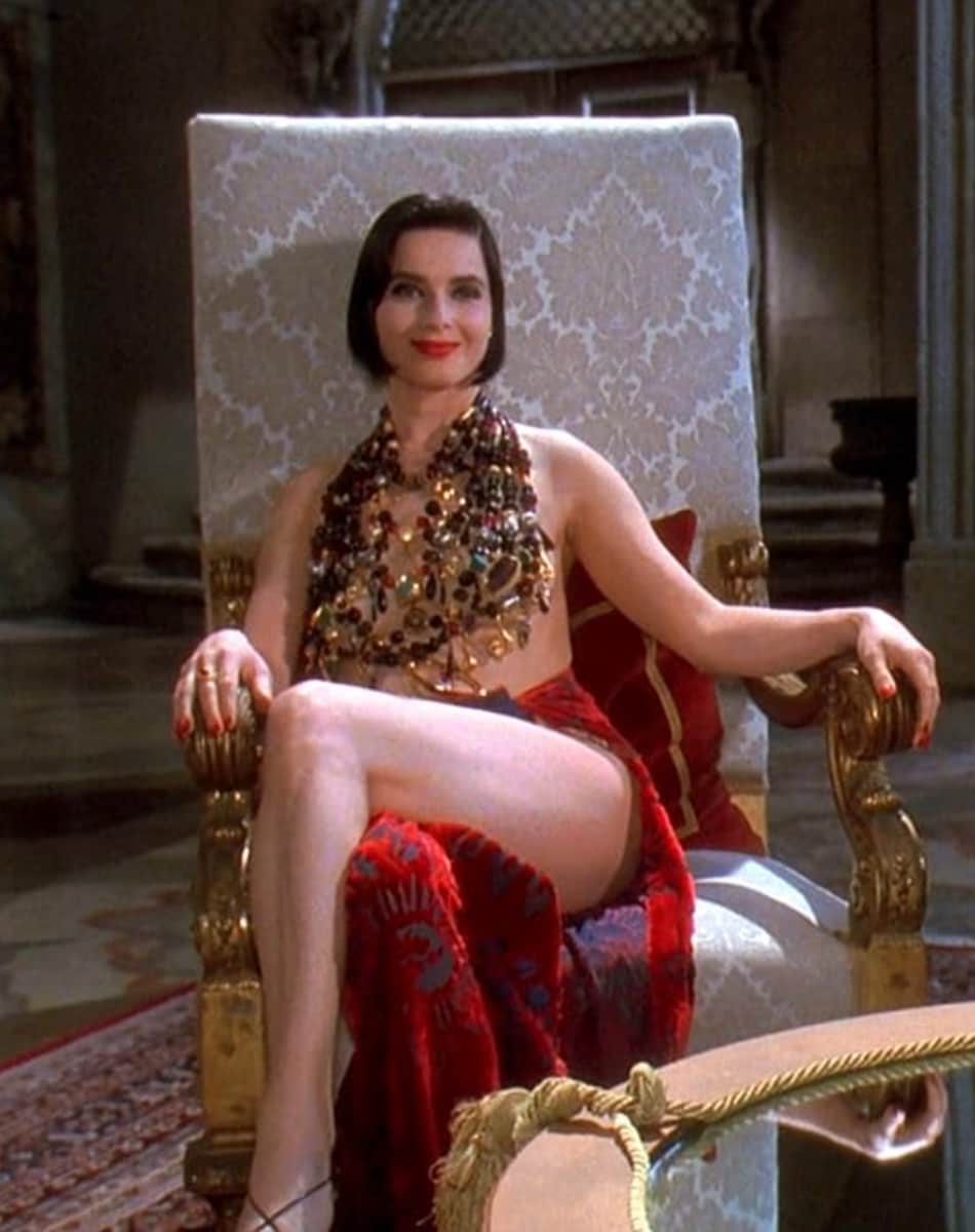 Jenna Ortega turned heads at the 77th Primetime Emmy Awards with a bold and glamorous nod to 1992’s cult classic 'Death Becomes Her.' 