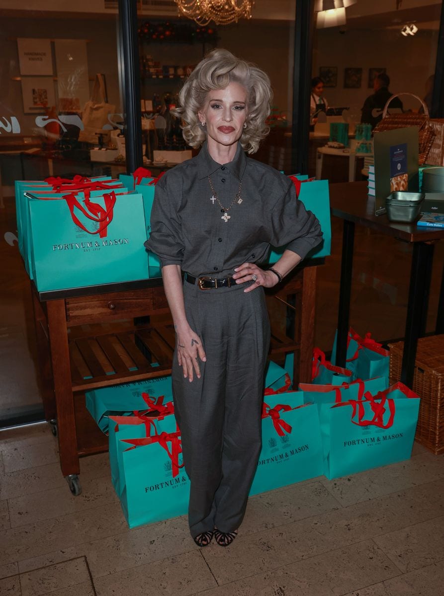 Kelly is leaning into her Marilyn Monroe era 