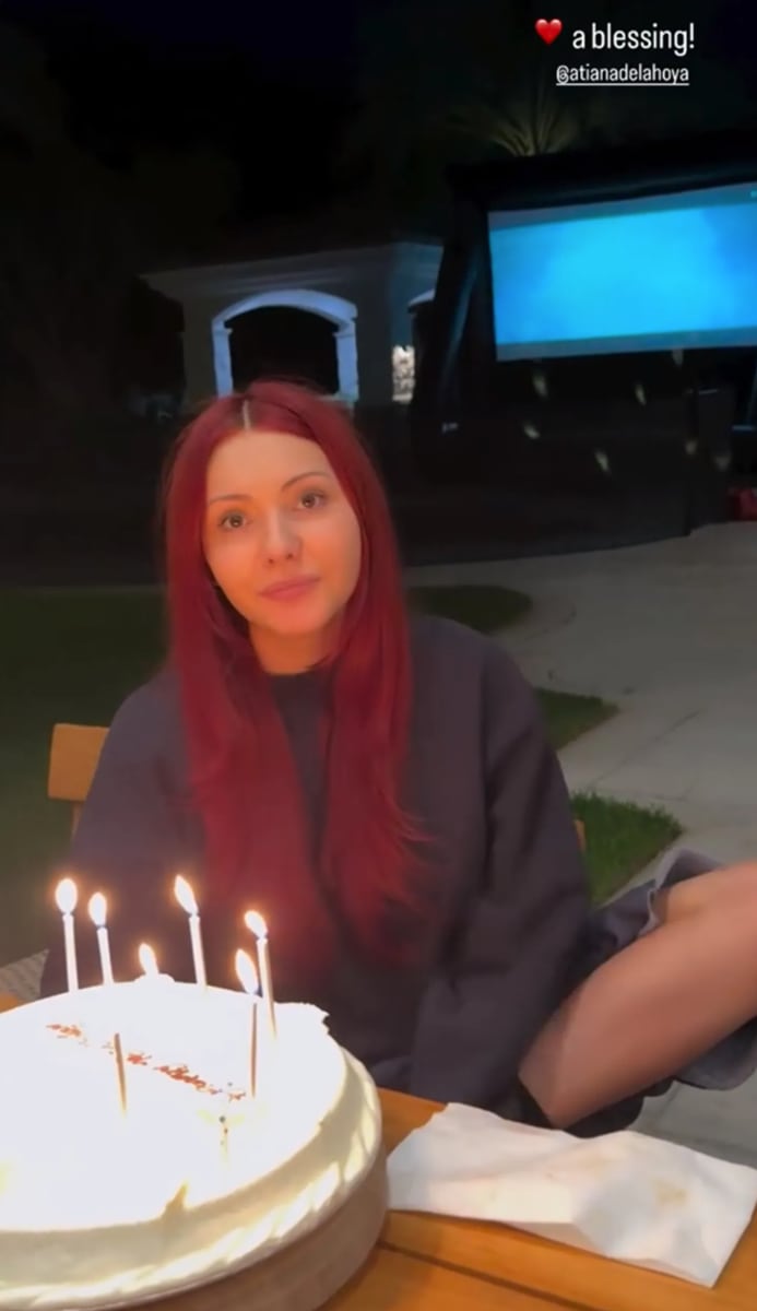 Atiana De La Hoya celebrated her 27th birthday with Kourtney Kardashian Barker and Travis Barker, sharing emotional moments, family love, and a cozy, heartfelt celebration.