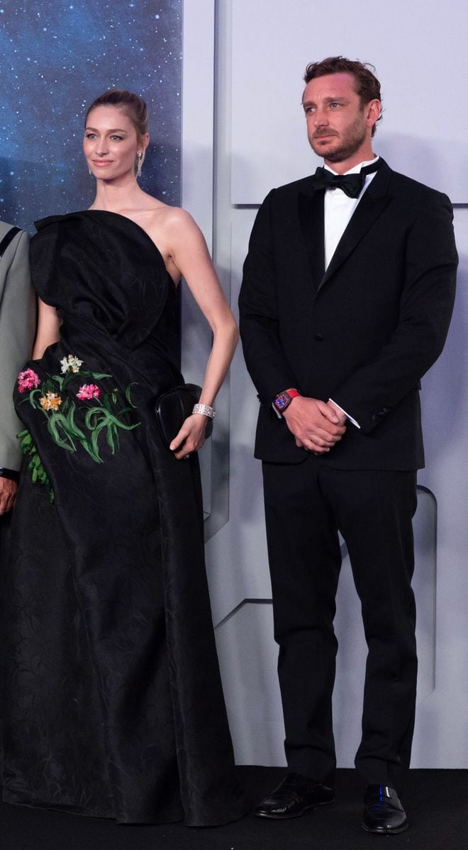 At the 70th Rose Ball in Monte Carlo, Beatrice embraced the glamorous, theatrical side of high society. 