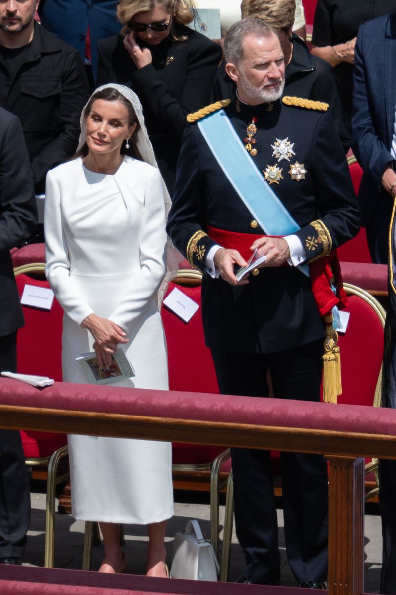 Queen Letizia embraces white in Vatican visit, with one change