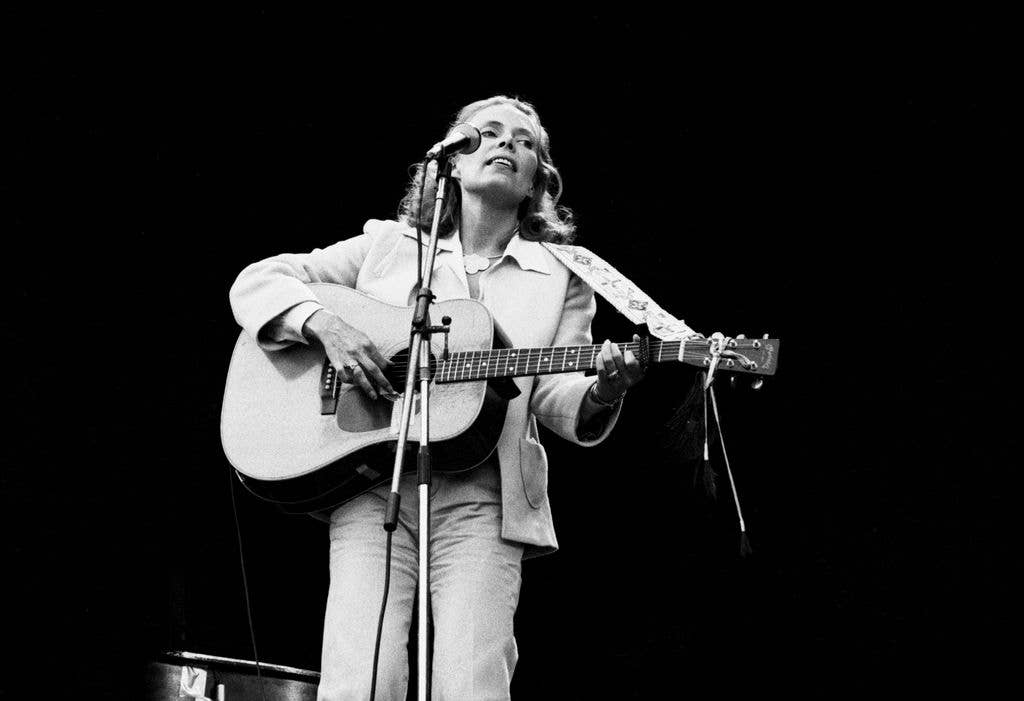 Joni performs at Wembley Stadium, 1974