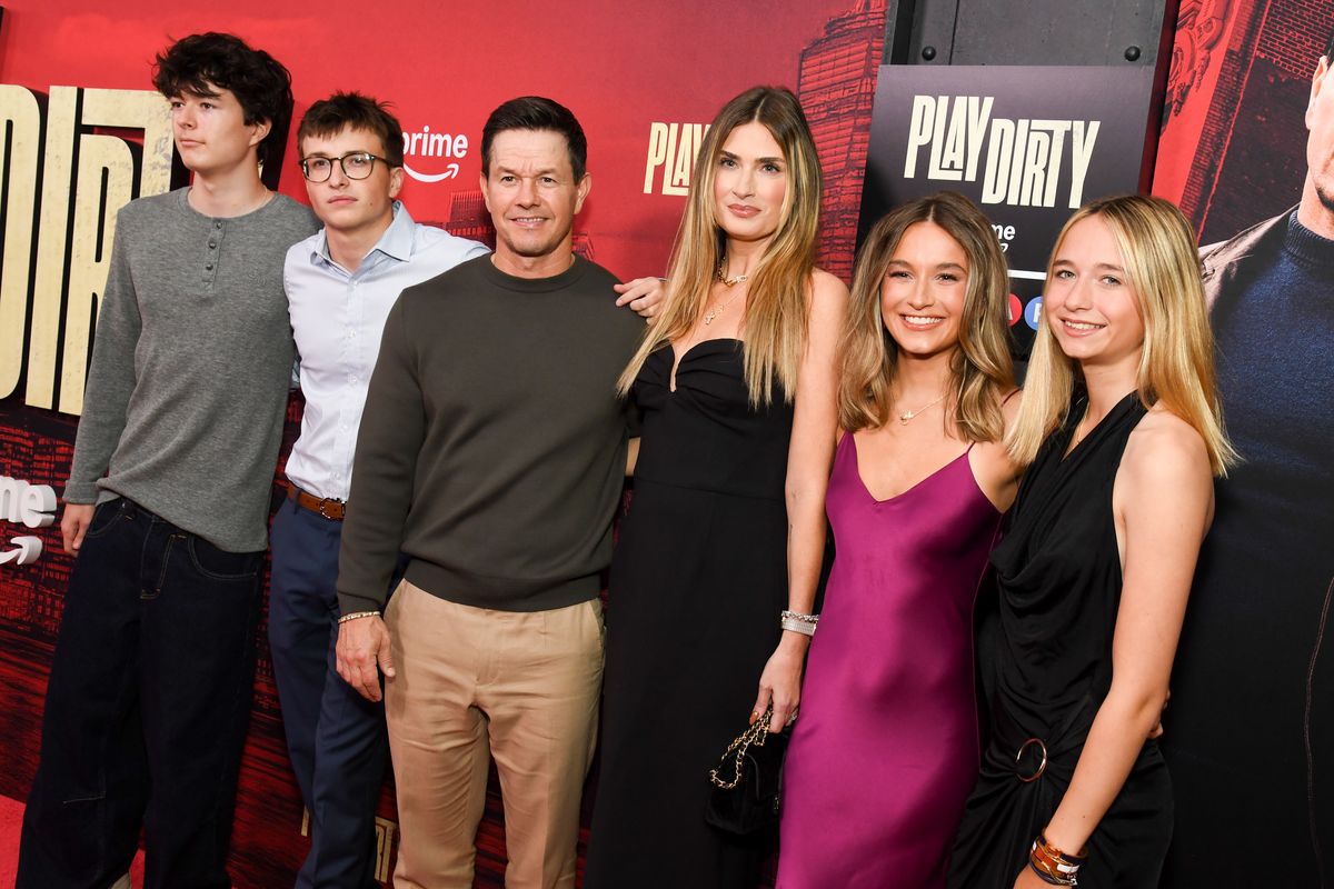 Brendan Wahlberg, Michael Wahlberg, Mark Wahlberg, Rhea Durham, Ella Rae Wahlberg, and Grace Margaret Wahlberg at the "Play Dirty" world premiere