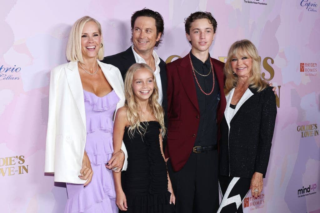Oliver, Erinn, Wilder and Rio Hudson with Goldie Hawn