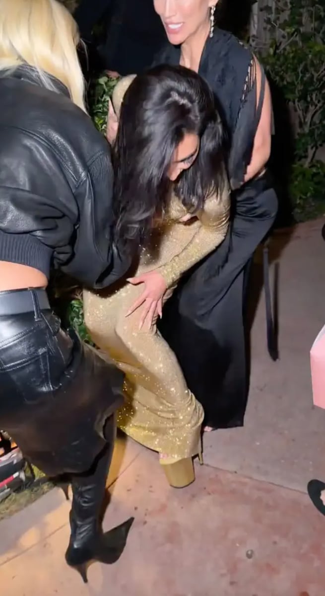 The moment could have easily escalated into a full fall, but quick reactions from Shepherd and members of her team prevented disaster. 