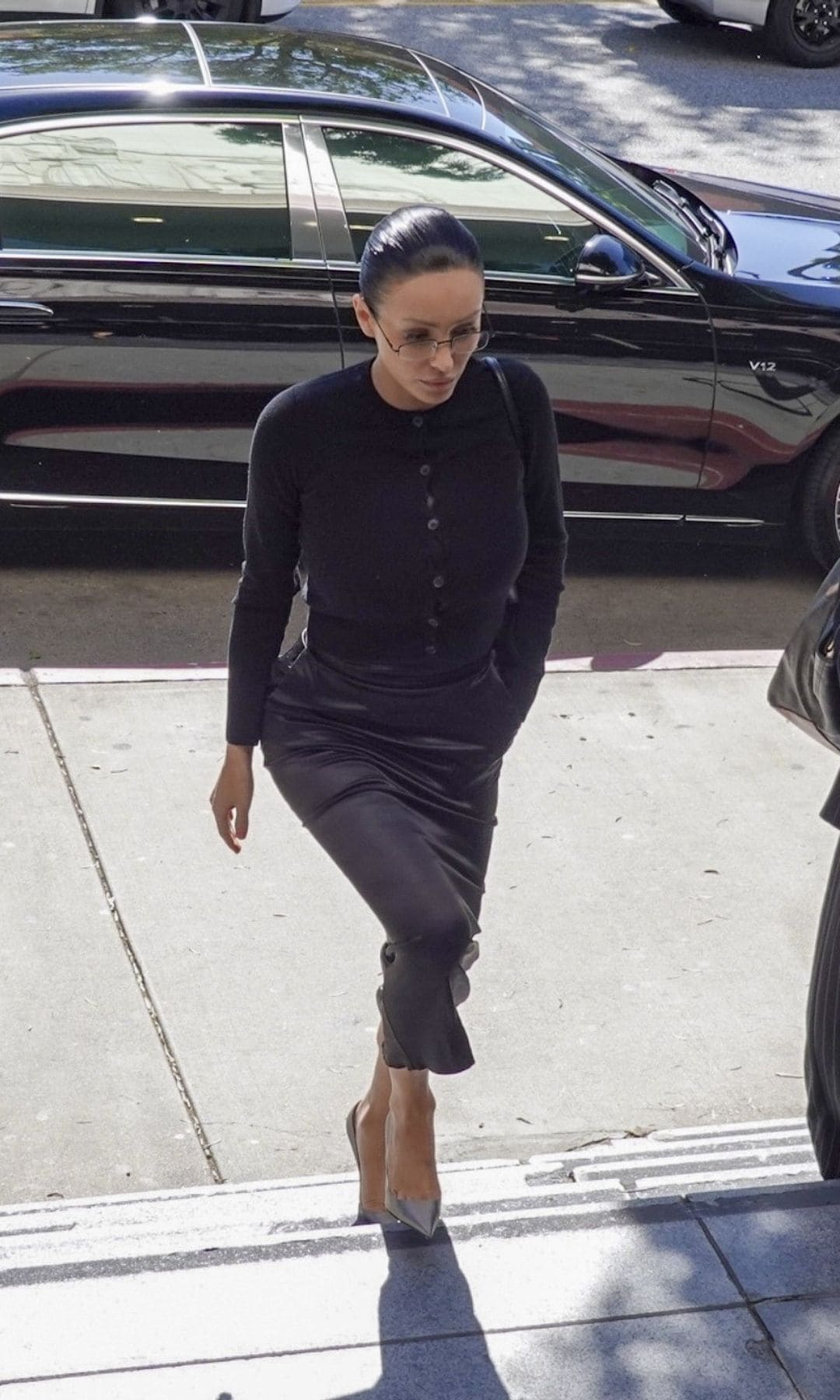Bianca Censori turned a routine courthouse arrival into a striking fashion moment on Thursday in Los Angeles, stepping out in a look that felt both polished and unexpectedly restrained.