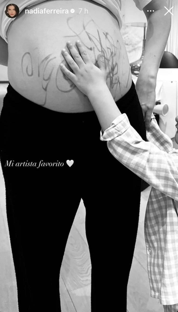 Nadia Ferreira shared this sweet photo of Marquitos playing with her baby bump.