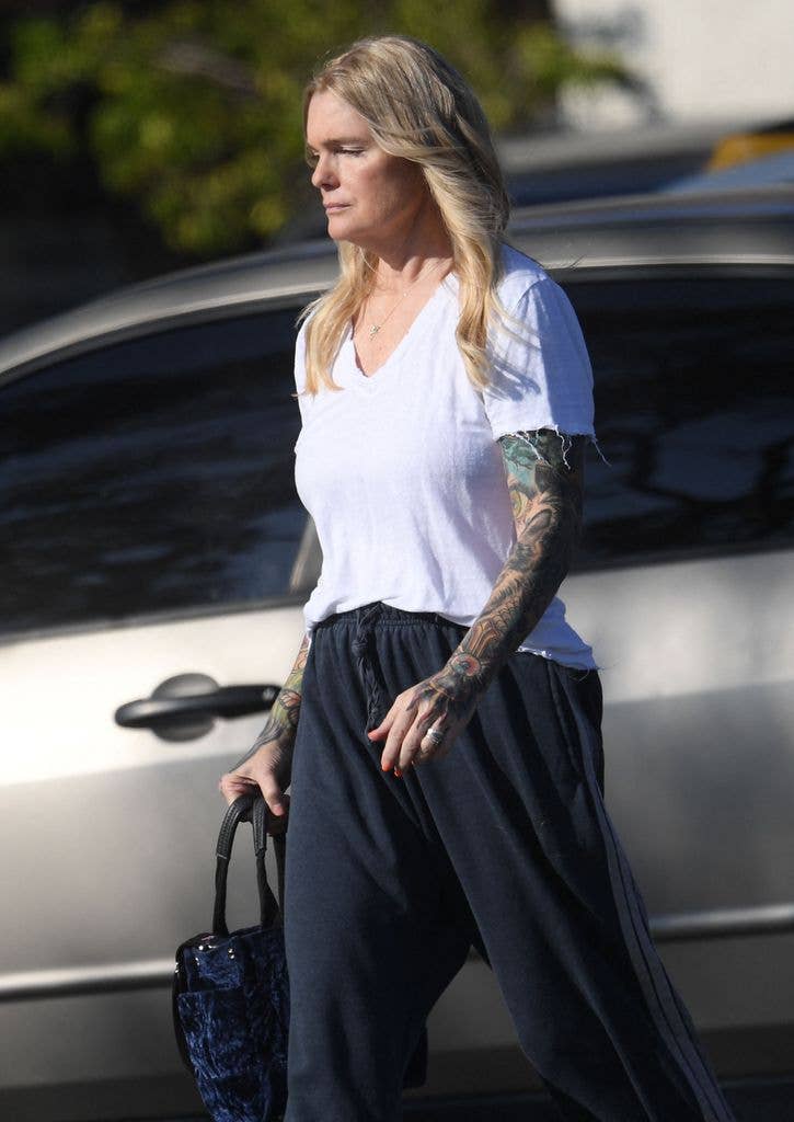 The Baywatch pinup girl emerged looking noticeably refreshed