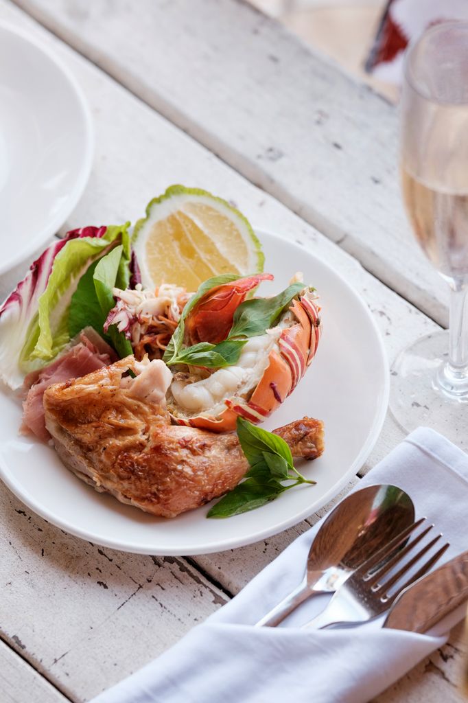 picnic lunch mociu island