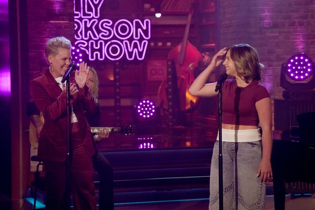 Pink and her daughter Willow singing on The Kelly Clarkson Show season 7 March 2, 2026