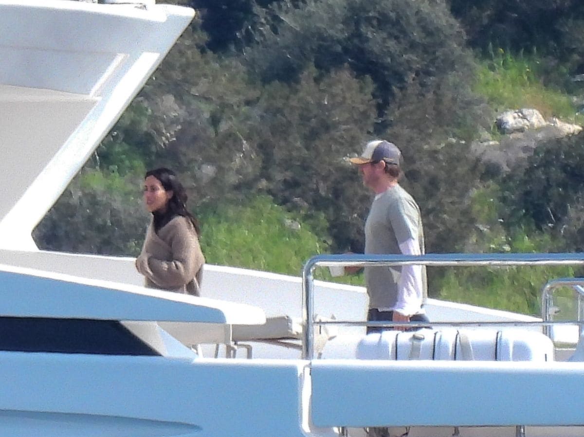 Pitt is currently shooting his movie "The Riders"