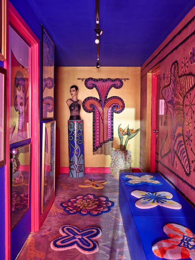 Zandra's colourful hallway 