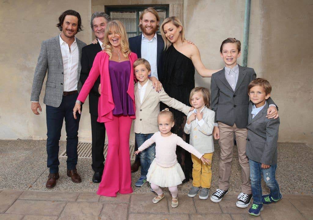 Oliver Hudson, Kurt Russell, Goldie Hawn, Wyatt Russell and Kate Hudson with five of Goldie's grandchildren in 2016