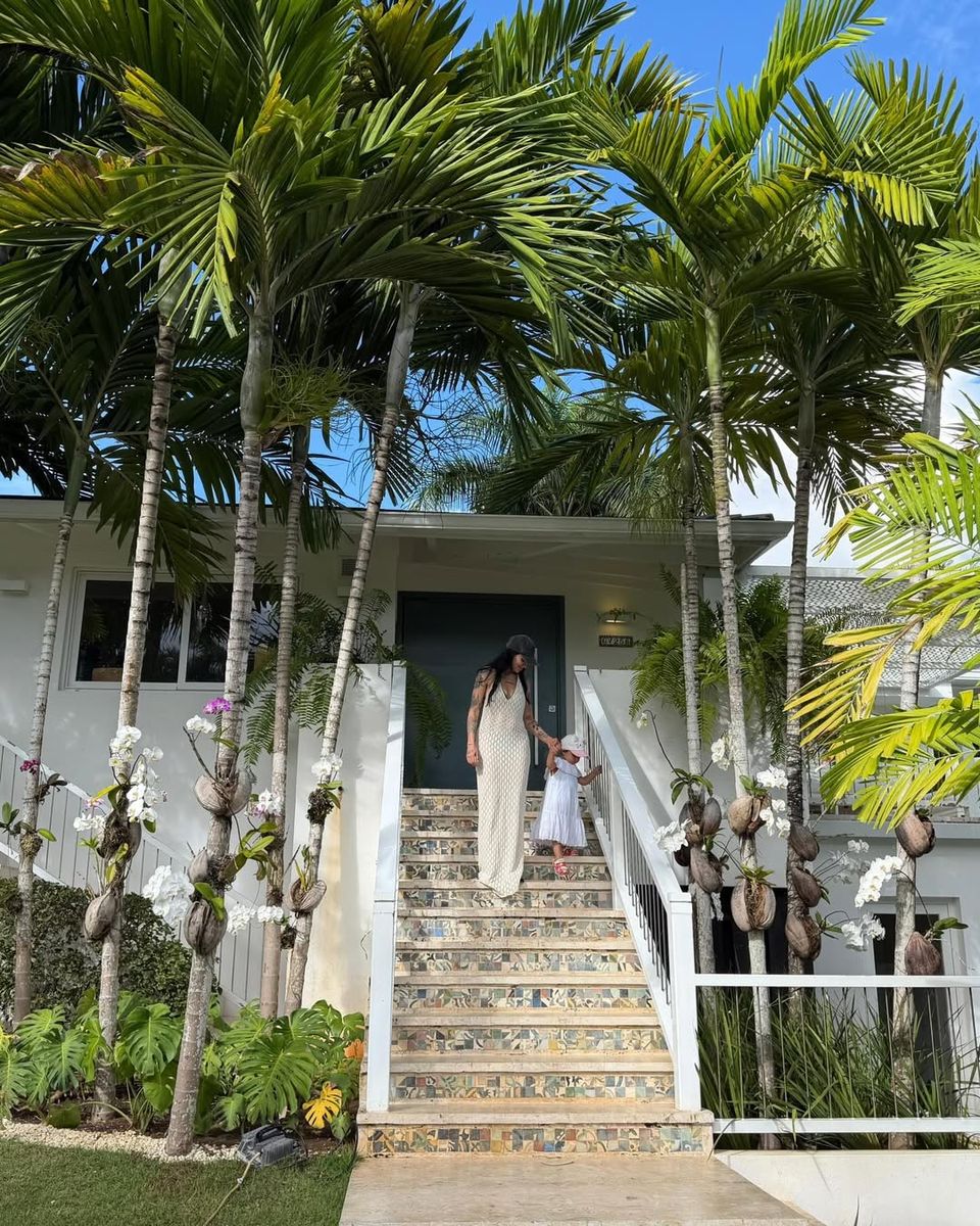 Cazzu shared some special moments with her baby as she tours