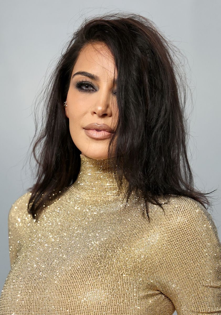 Kim Kardashian joins eye color transformation trend with icy blue look: what experts warn about risks