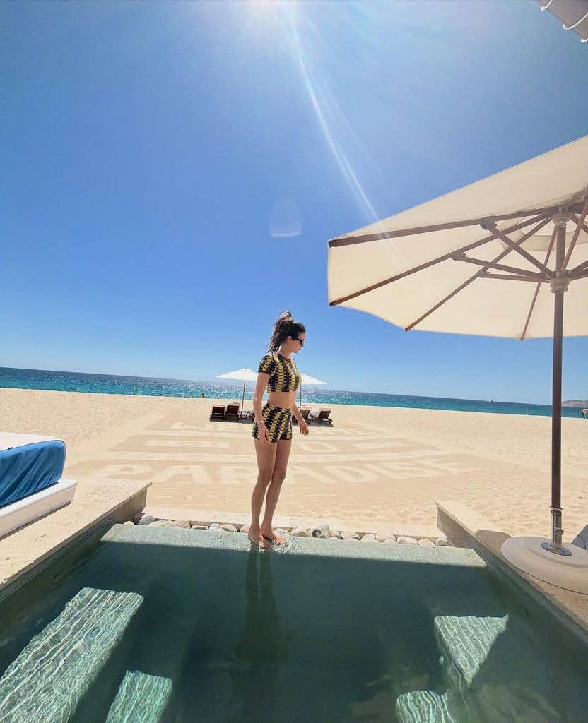 The two relaxed under the sun