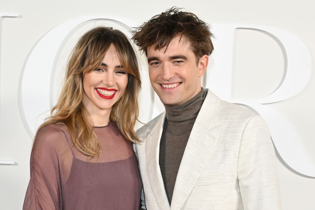 robert pattinson and suki waterhouse dior fashion show 2023