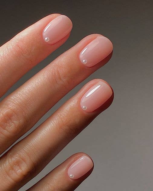 lip gloss nails with pearls by matejanova