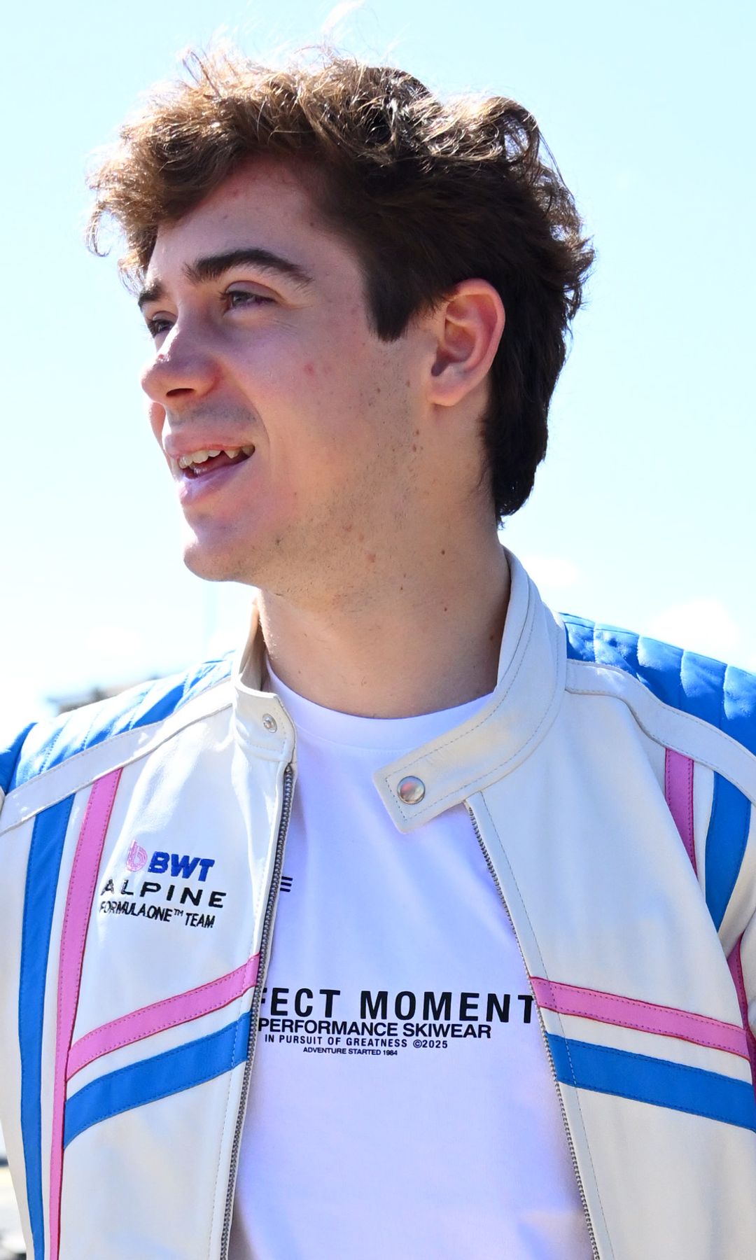 Franco Colapinto waving