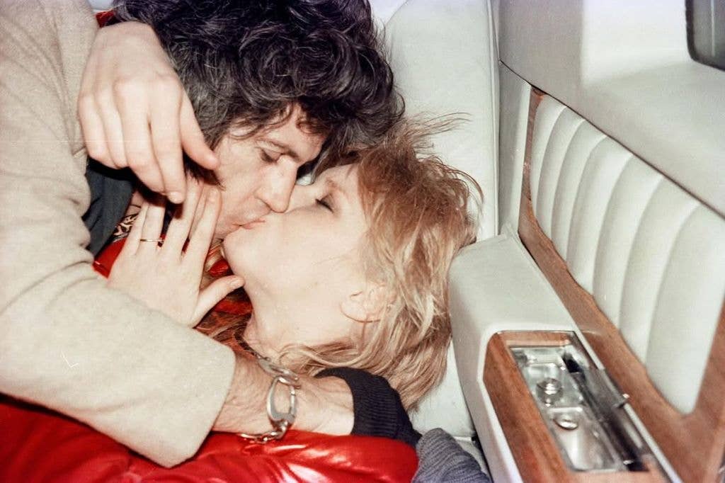 patti hansen keith richards kissing