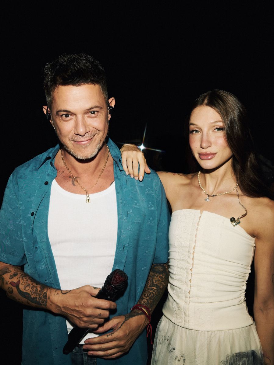 Yami Safdie gets personal on 'Cuéntame' with Alejandro Sanz