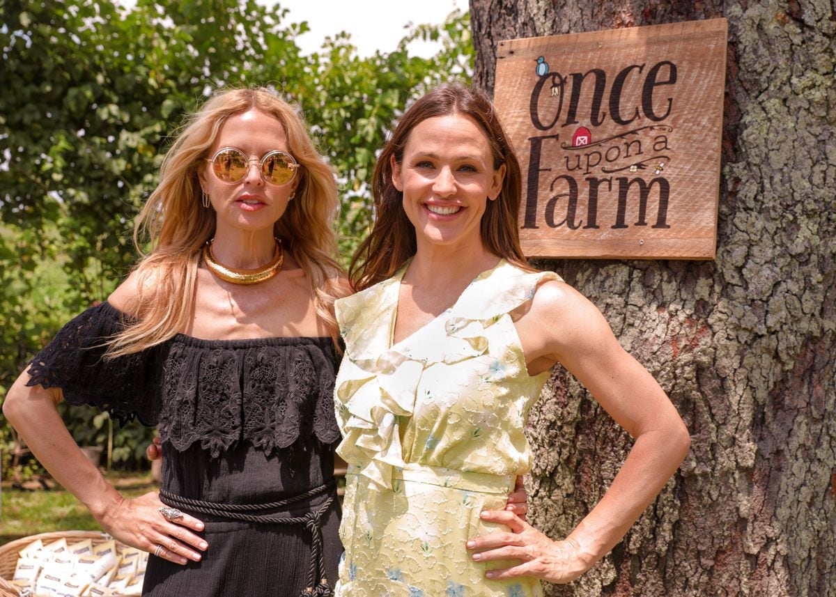 Zoe explained that Garner recognized the emotional exhaustion that comes from spending years trying to hold a relationship together.