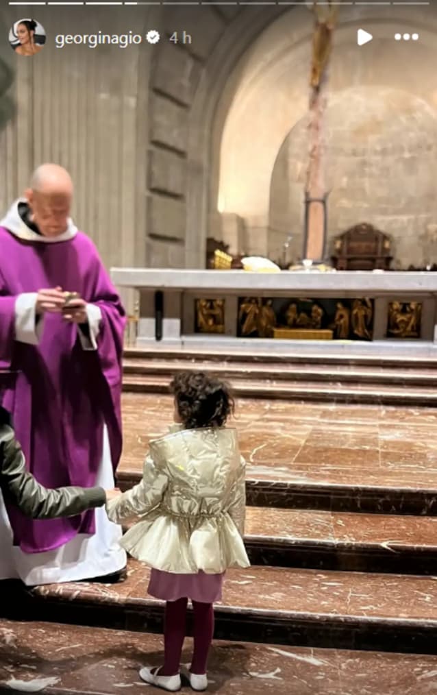 Georgina Rodríguez also shared glimpses of the basilica’s interior, including its vast dome decorated with intricate mosaics and the main altar
