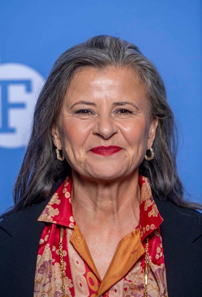 tracey ullman smiling
