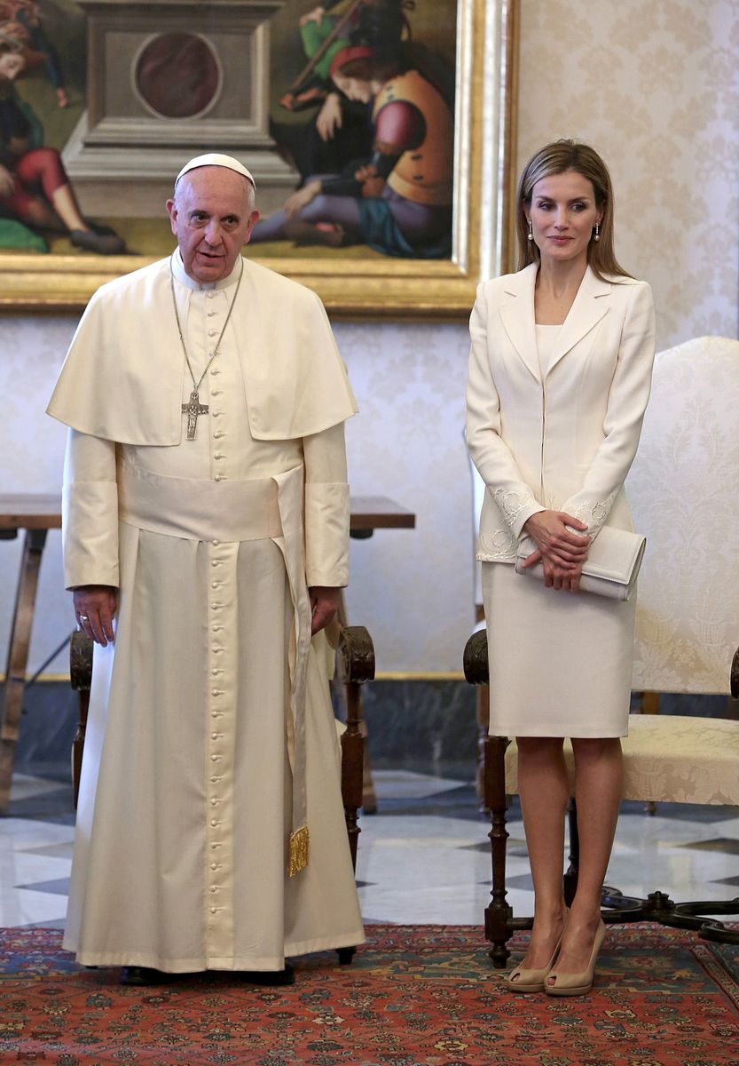 Queen Letizia embraces white in Vatican visit, with one change