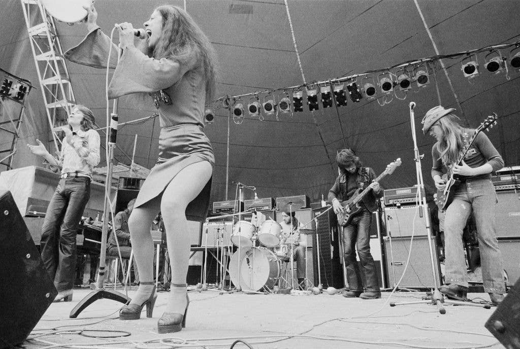 Members of Vinegar Joe, including Elkie Brooks and Pete Gage performing