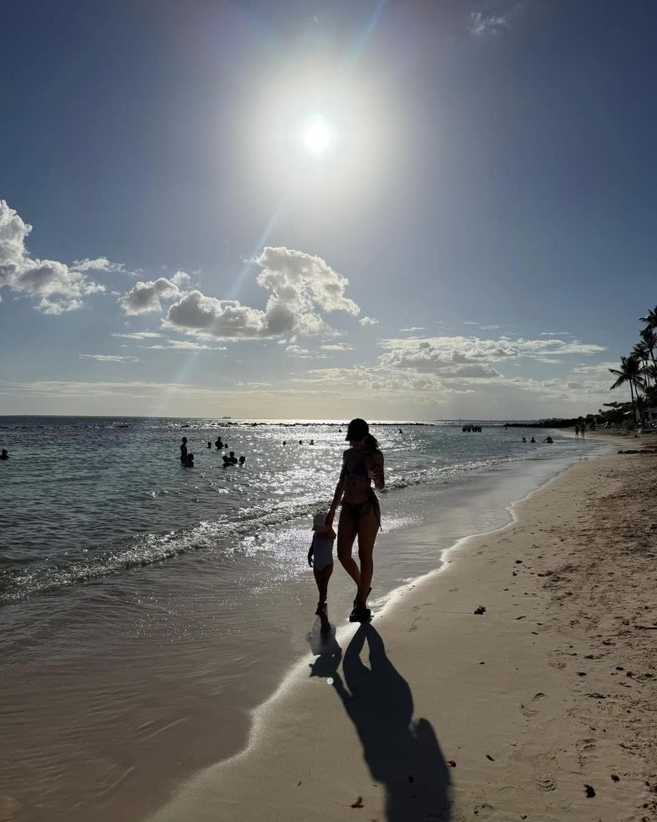 The two also enjoyed themselves on the beach