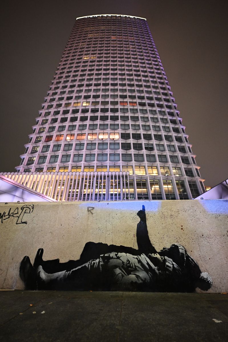 The renowned street artist Banksy shared a post on Instagram indicating authorship of an identical work that appeared in another part of London. 