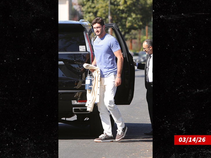 Doug Mason and taylor frankie paul mega 1