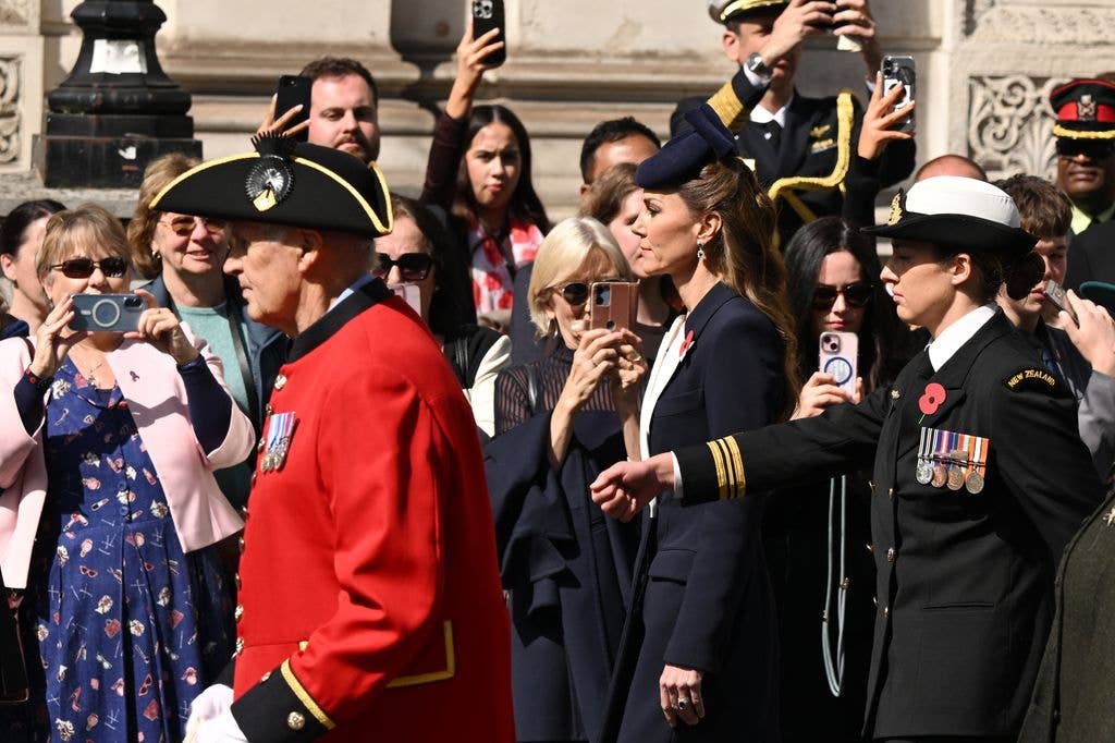 Princess Kate attends the wreath laying and parade service as part of the ANZAC Day commemorations at Cenotaph
