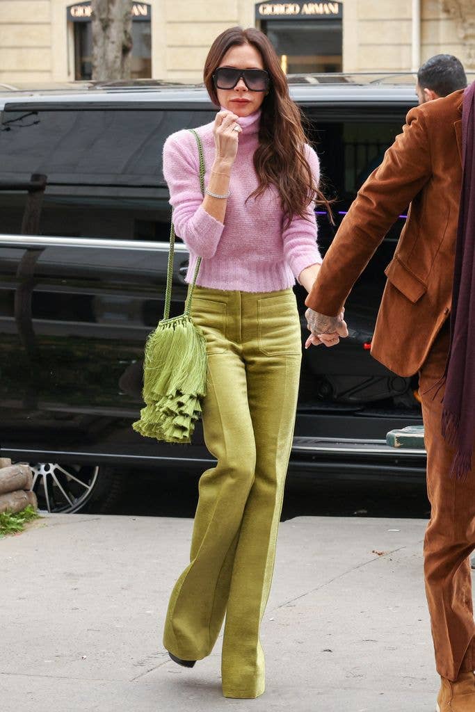 Victoria often pairs green with pink or purple