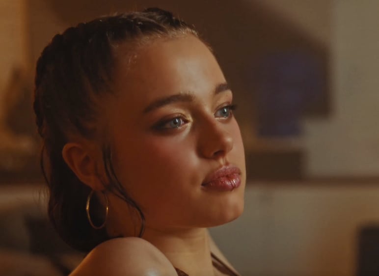 Shiloh Jolie, the 19-year-old daughter of Angelina Jolie and Brad Pitt, is once again capturing everyone's attention, this time with a brief but buzzworthy appearance in a K-pop music video