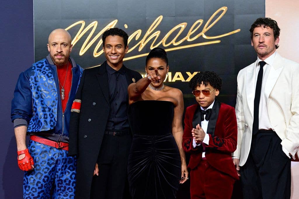 US actor KeiLyn Durrel Jones, US actor Jaafar Jackson, US actress Nia Long, US actor Juliano Valdi, and US actor Miles Teller pose as they arrive on the red carpet for the world premiere of the Michael Jackson biopic 