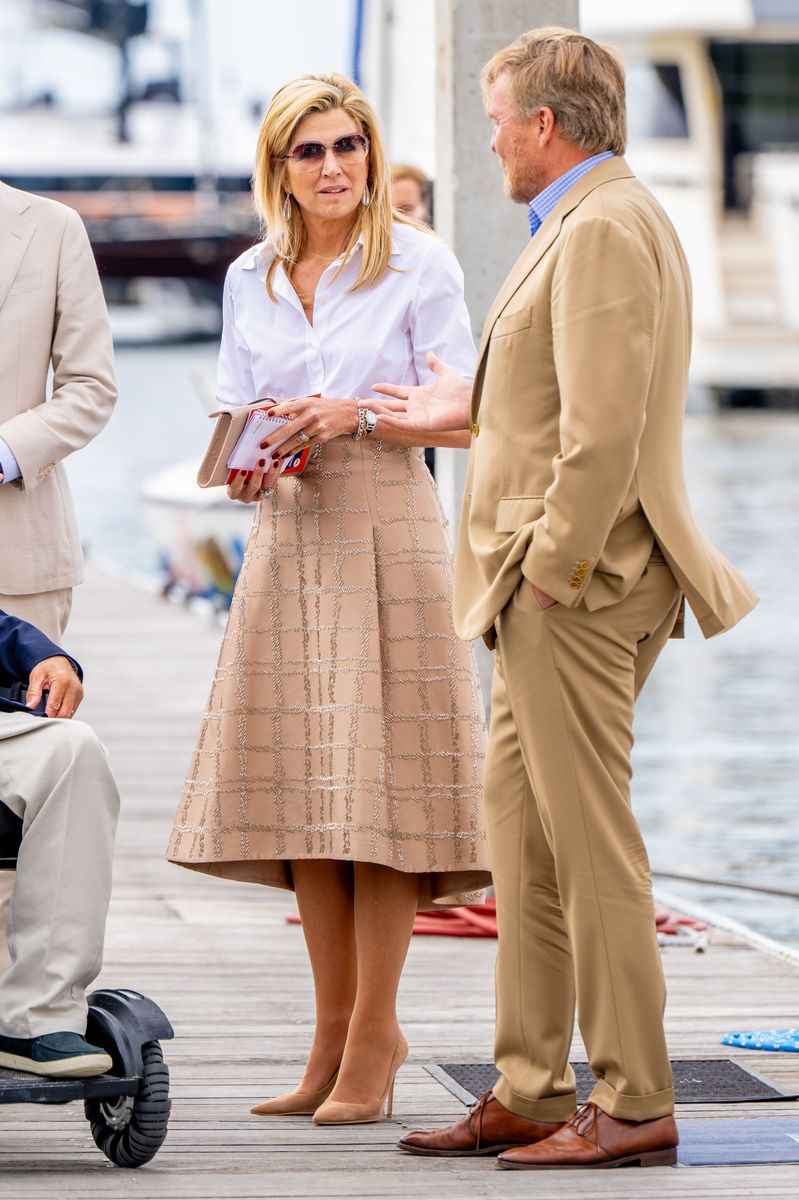 For her most recent appearance in Miami, Queen Máxima shifted from the vibrant, statement-making palette seen earlier in the visit into a refined, neutral ensemble