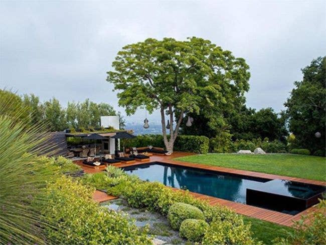 jennifer aniston los angeles house swimming pool