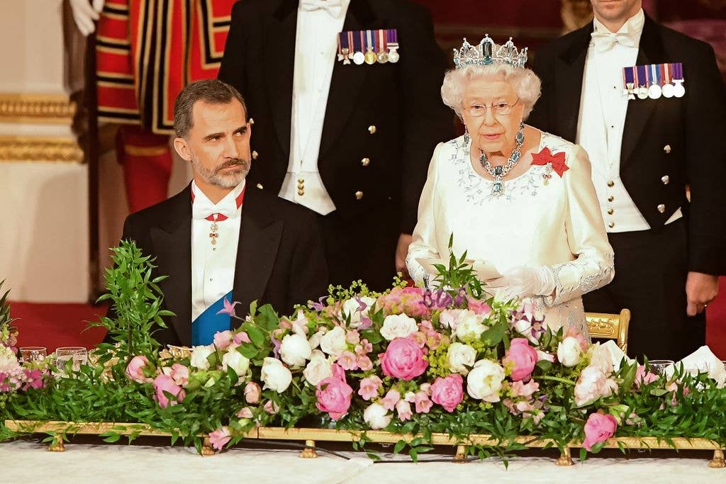 Queen Elizabeth II makes a speech during a State Banquet at Buckingham Palace in 2017