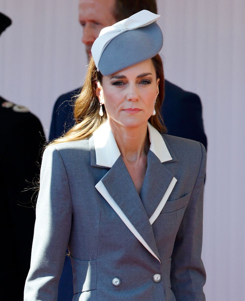 Other pieces linked to this inheritance include the Collingwood Pearl Drop Earrings, which were frequently worn by Diana and are now a staple in Catherine’s collection