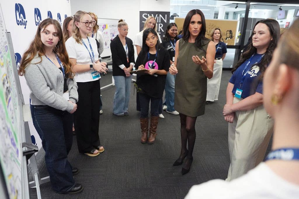 The weekend will operate under a strict “no phones, no recording” policy during Meghan’s interview session